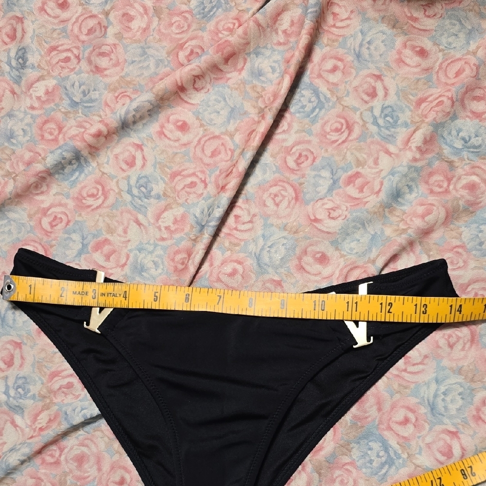 Victoria's Secret Black V-Accent Bikini - Picture 9 of 11